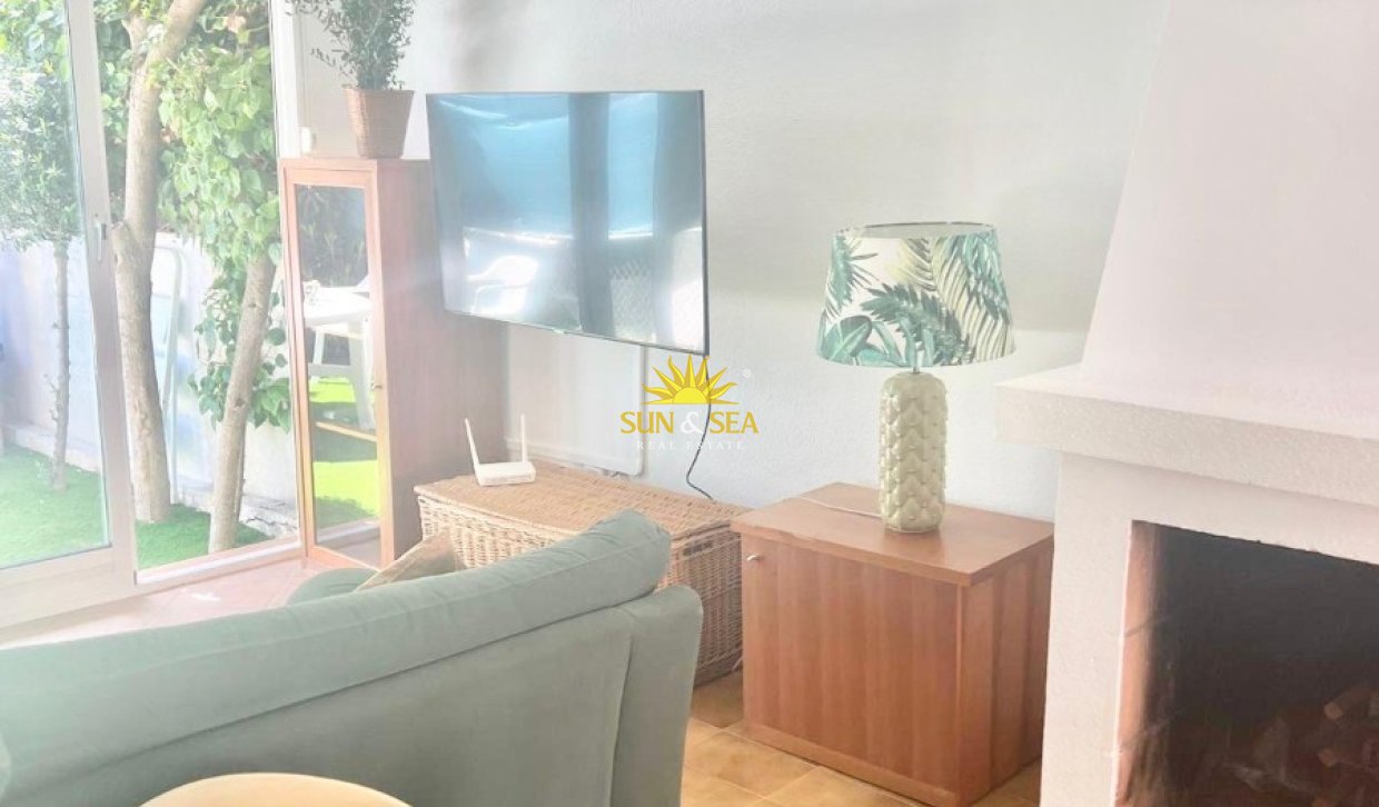Alquiler a largo plazo - Chalet - Benidorm - Playa Poniente