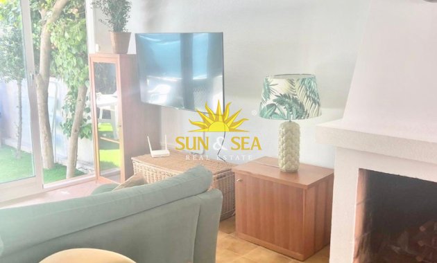 Alquiler a largo plazo - Chalet - Benidorm - Playa Poniente