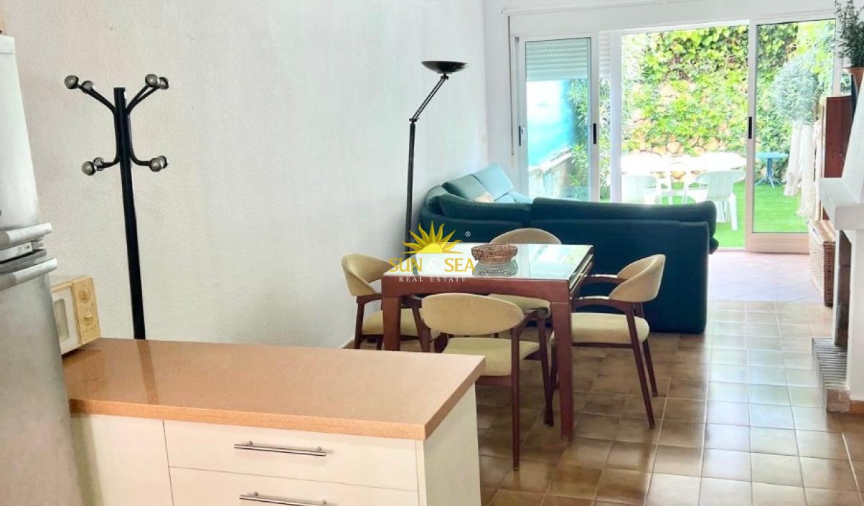 Alquiler a largo plazo - Chalet - Benidorm - Playa Poniente
