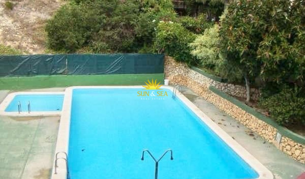 Alquiler a largo plazo - Chalet - Benidorm - Playa Poniente