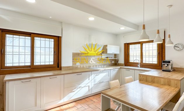 Reventa - Villa Independiente - Orihuela Costa