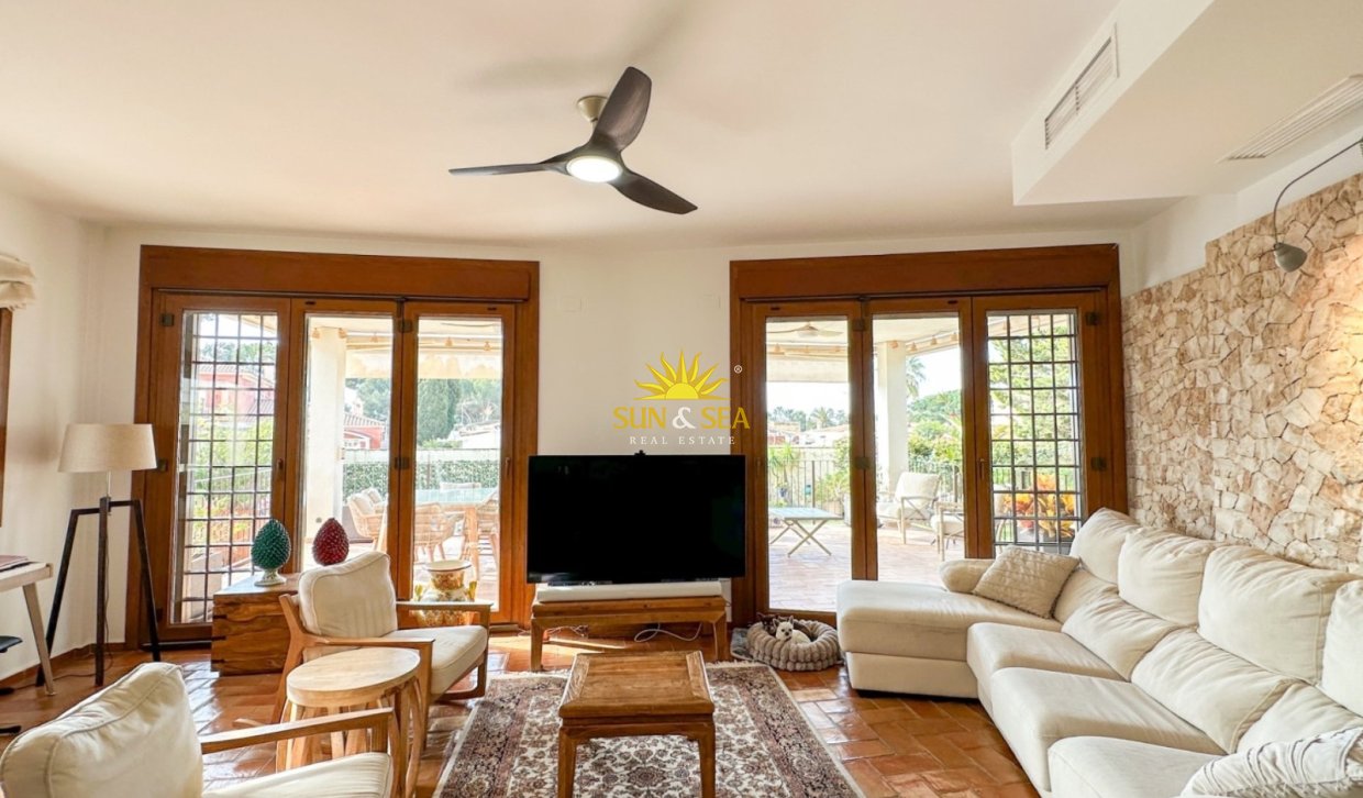 Reventa - Villa Independiente - Orihuela Costa