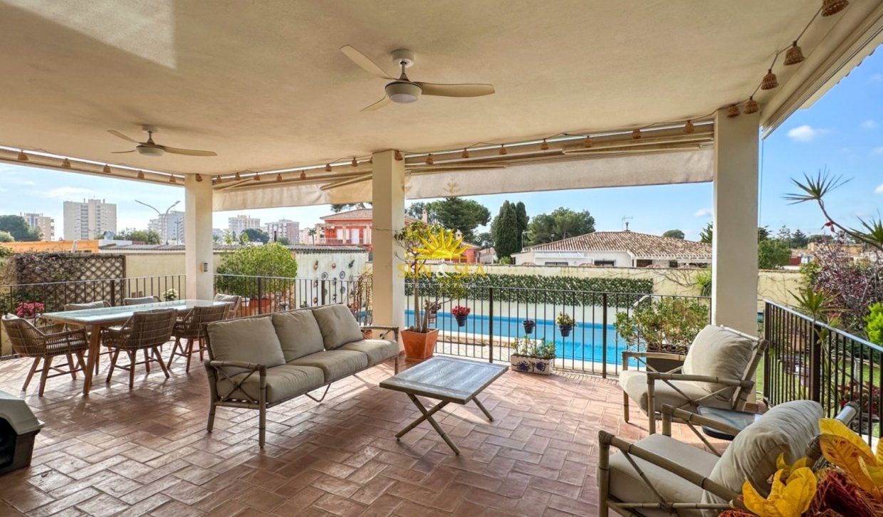 Reventa - Villa Independiente - Orihuela Costa