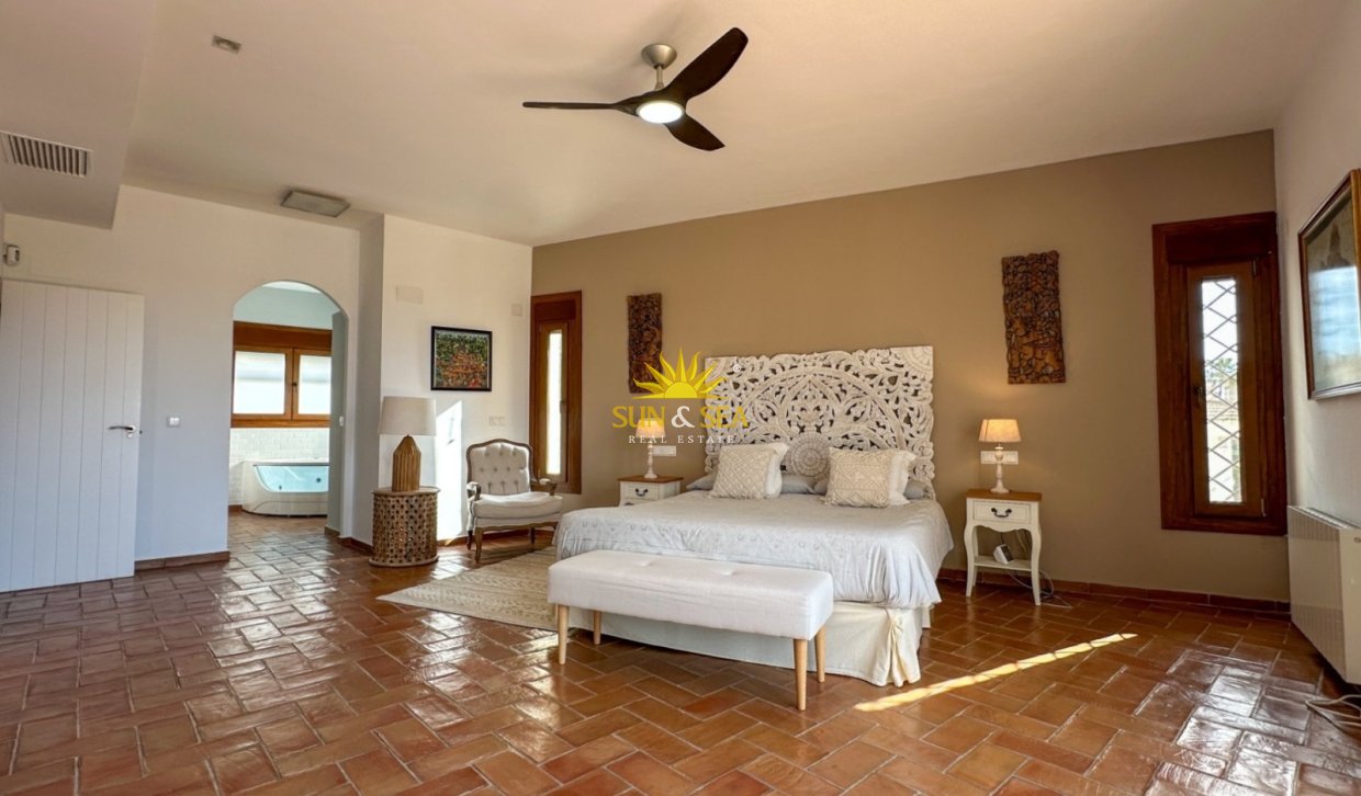 Reventa - Villa Independiente - Orihuela Costa