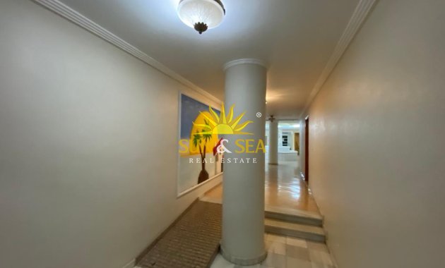 Wiederverkauf - Wohnung - Torrevieja - Centro
