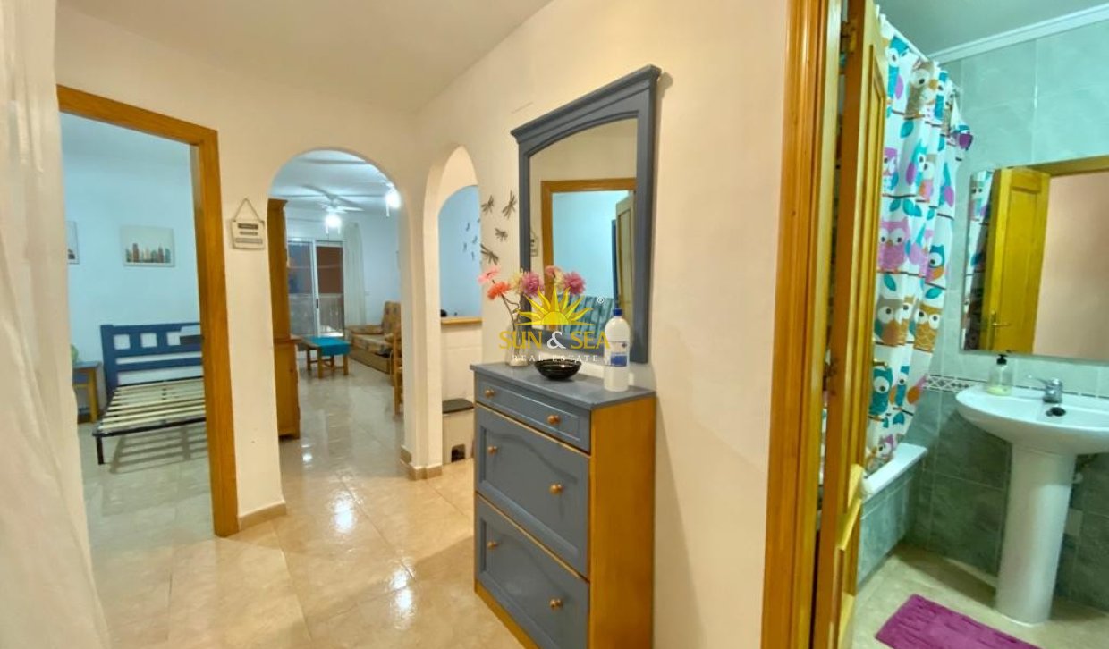 Wiederverkauf - Wohnung - Torrevieja - Centro