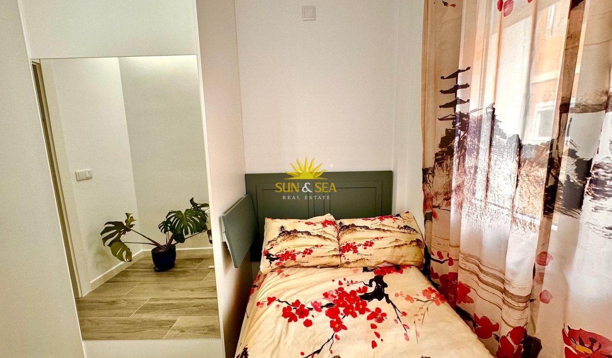 Alquiler a largo plazo - Duplex - Alicante - Carolinas Bajas