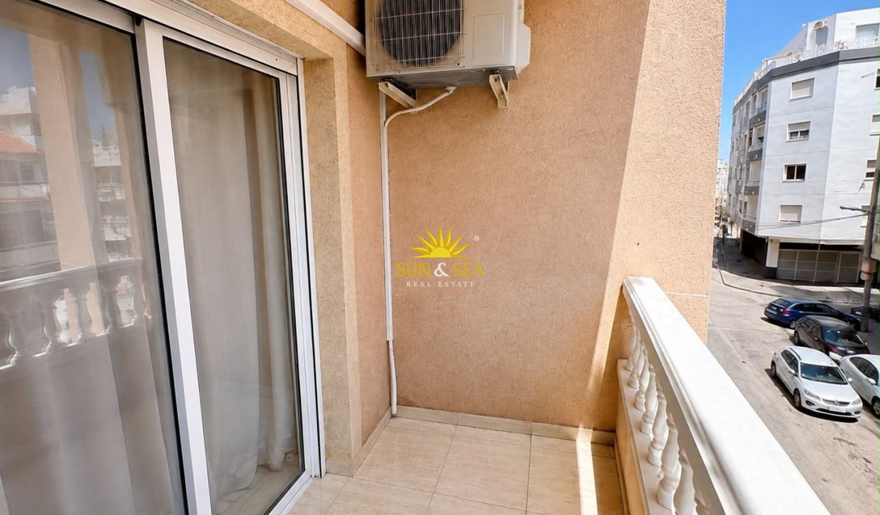 Resale - Apartment - Torrevieja - torrevieja