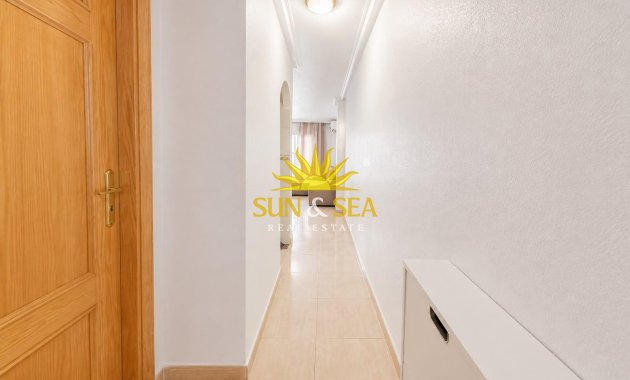 Resale - Apartment - Torrevieja - torrevieja