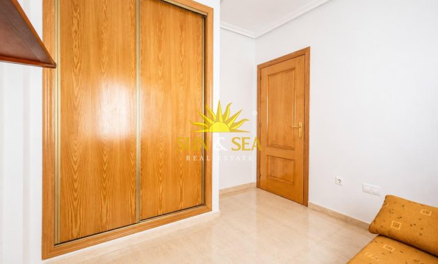 Resale - Apartment - Torrevieja - torrevieja