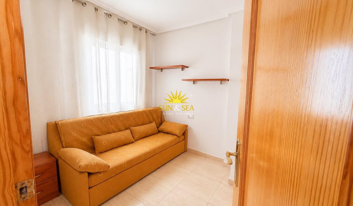Resale - Apartment - Torrevieja - torrevieja
