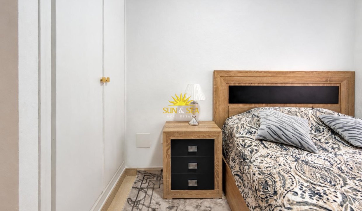 Resale - Apartment - Torrevieja - Centro