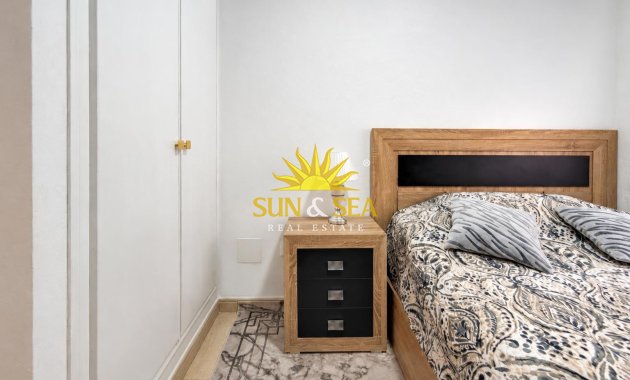 Resale - Apartment - Torrevieja - Centro