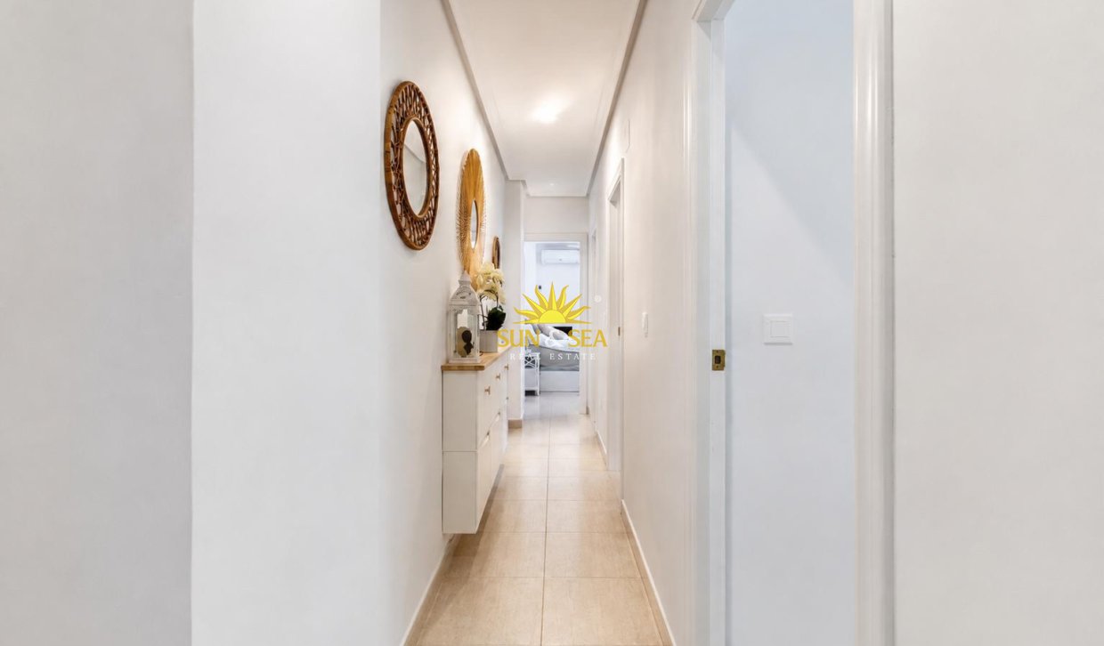Resale - Apartment - Torrevieja - Centro