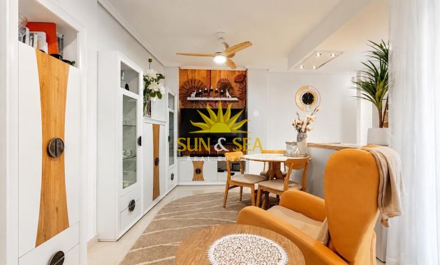 Resale - Apartment - Torrevieja - Centro