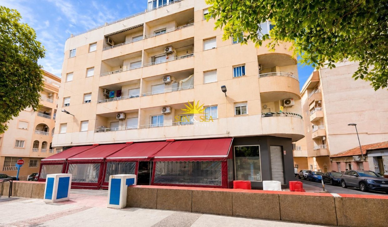 Resale - Apartment - Torrevieja - Centro