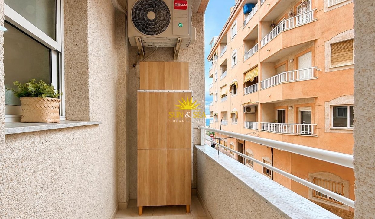 Resale - Apartment - Torrevieja - Centro