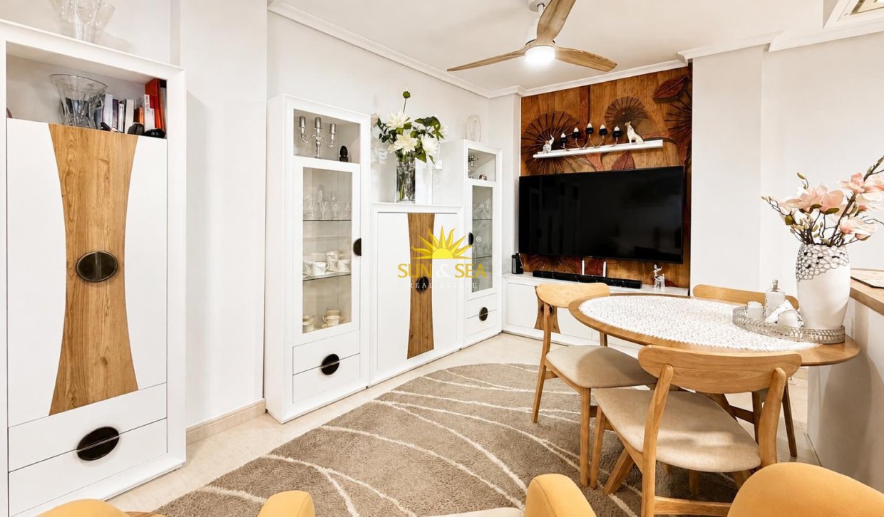 Resale - Apartment - Torrevieja - Centro