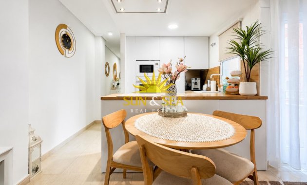 Resale - Apartment - Torrevieja - Centro