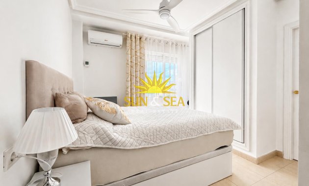 Resale - Apartment - Torrevieja - Centro