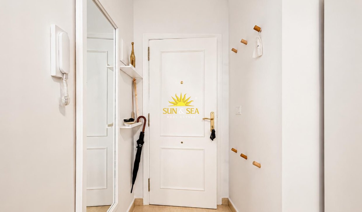 Resale - Apartment - Torrevieja - Centro