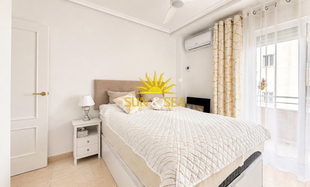 Resale - Apartment - Torrevieja - Centro