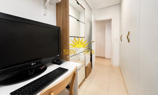 Resale - Apartment - Torrevieja - Centro