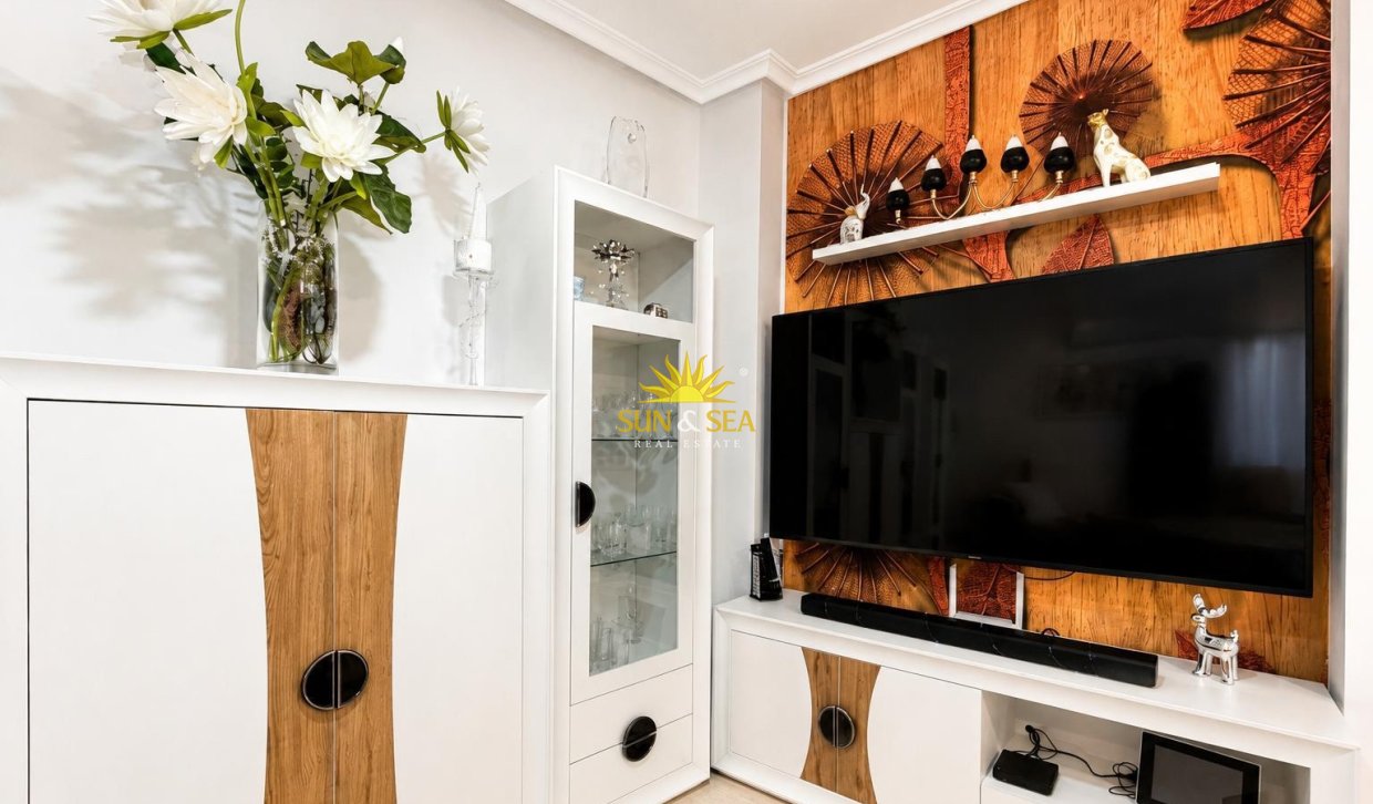 Resale - Apartment - Torrevieja - Centro