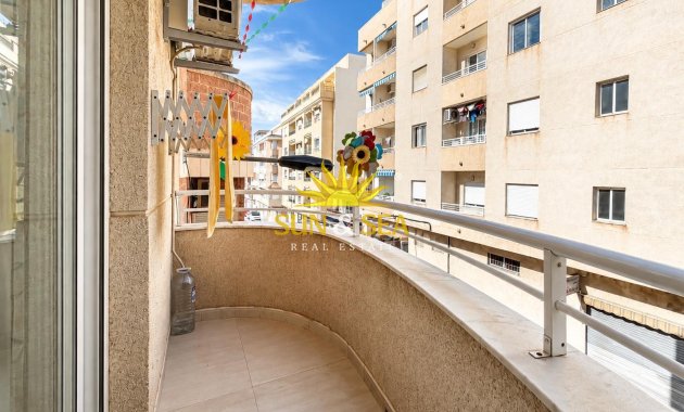 Resale - Apartment - Torrevieja - Centro