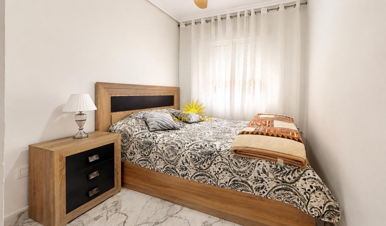 Resale - Apartment - Torrevieja - Centro