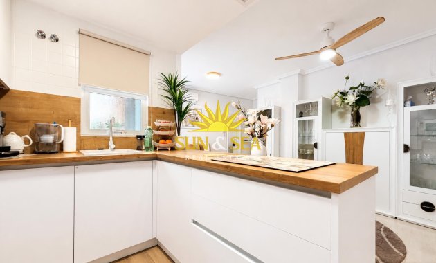 Resale - Apartment - Torrevieja - Centro