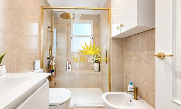 Resale - Apartment - Torrevieja - Centro