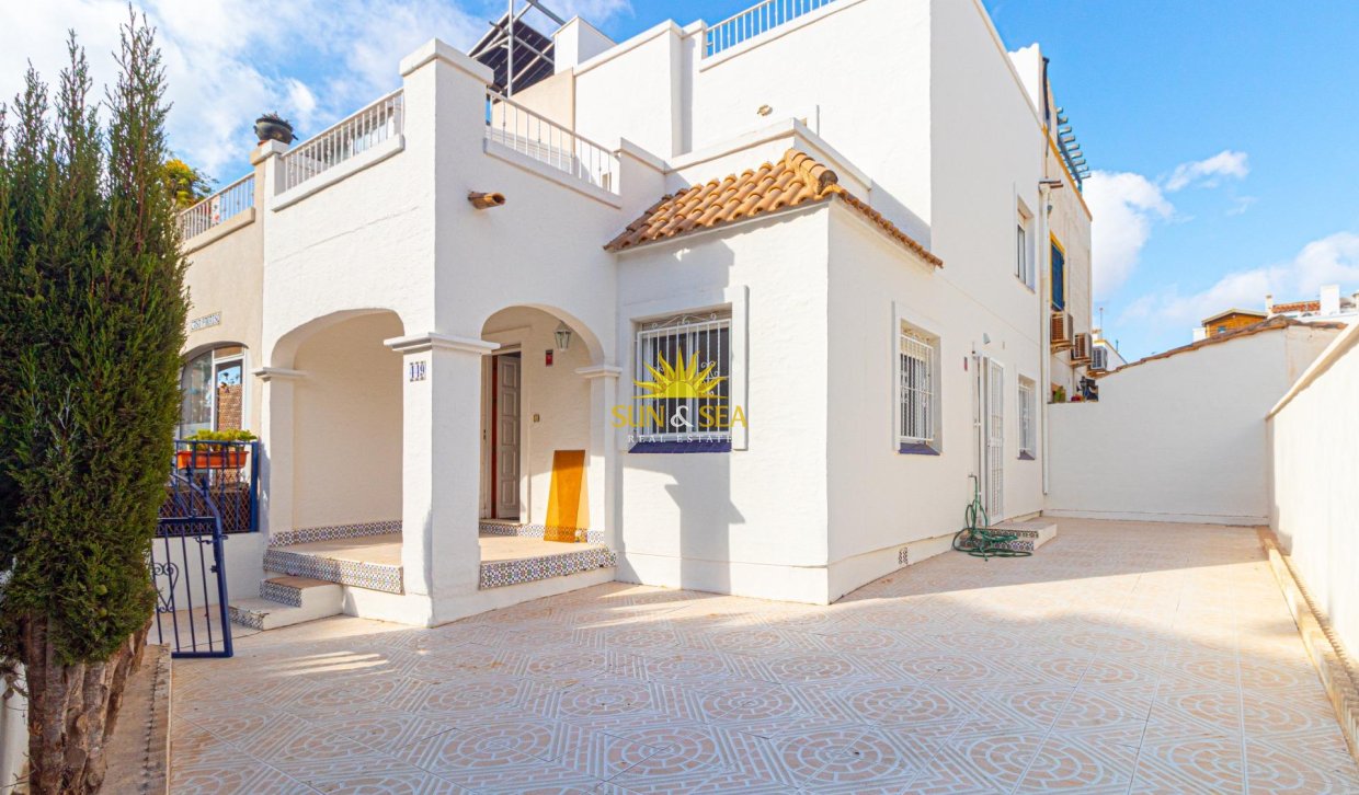 Wiederverkauf - Villa / Doppelhaushälfte - Orihuela Costa - La Florida