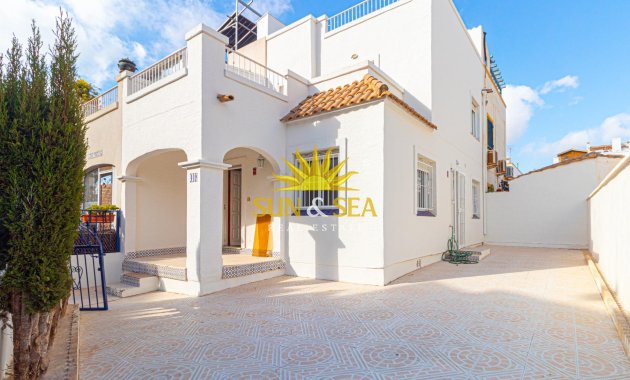 Wiederverkauf - Villa / Doppelhaushälfte - Orihuela Costa - La Florida