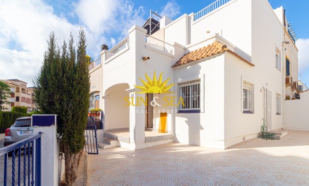 Wiederverkauf - Villa / Doppelhaushälfte - Orihuela Costa - La Florida