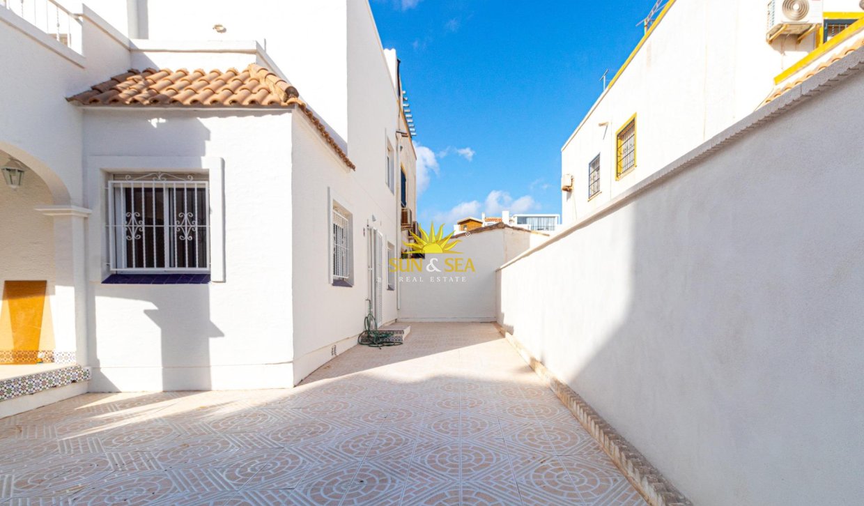 Wiederverkauf - Villa / Doppelhaushälfte - Orihuela Costa - La Florida