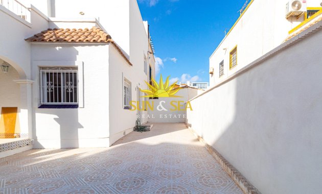 Wiederverkauf - Villa / Doppelhaushälfte - Orihuela Costa - La Florida