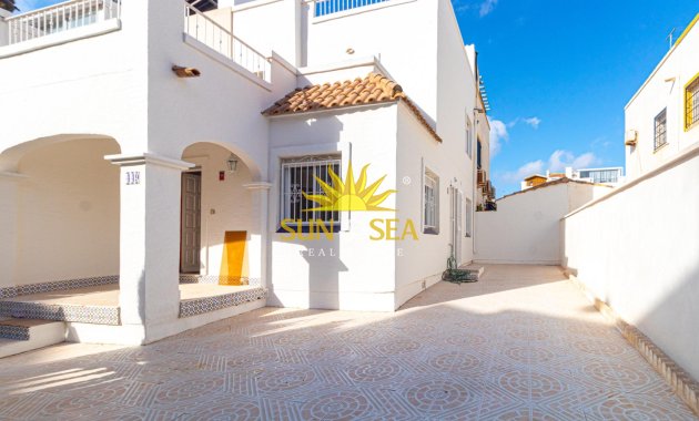 Wiederverkauf - Villa / Doppelhaushälfte - Orihuela Costa - La Florida