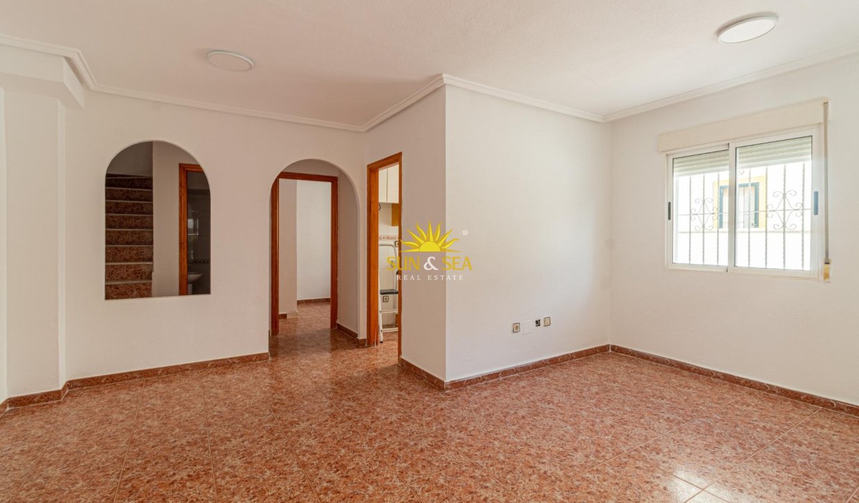 Wiederverkauf - Villa / Doppelhaushälfte - Orihuela Costa - La Florida