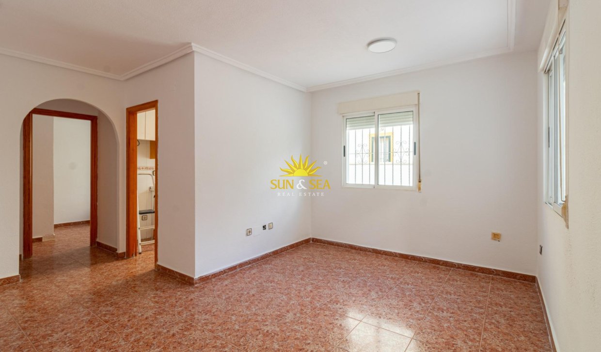 Wiederverkauf - Villa / Doppelhaushälfte - Orihuela Costa - La Florida