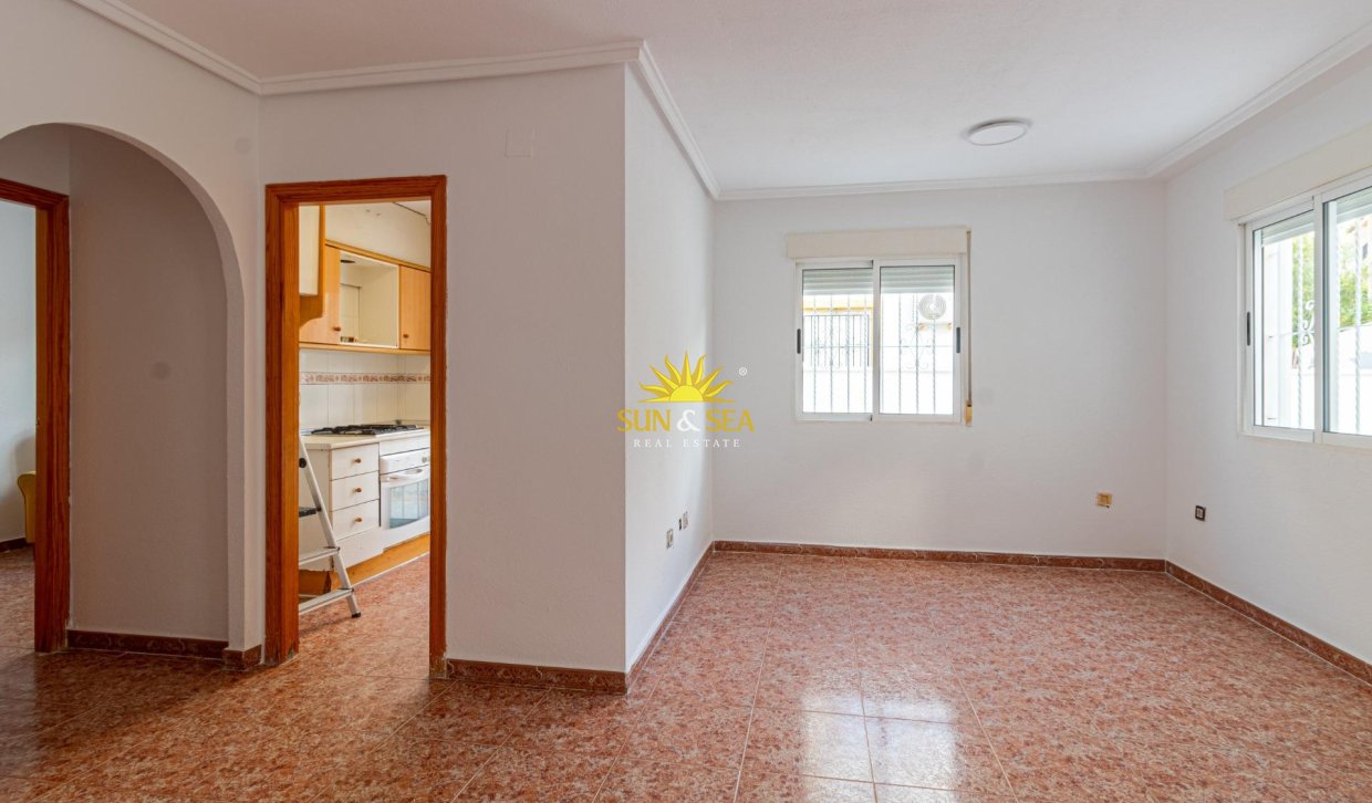 Wiederverkauf - Villa / Doppelhaushälfte - Orihuela Costa - La Florida