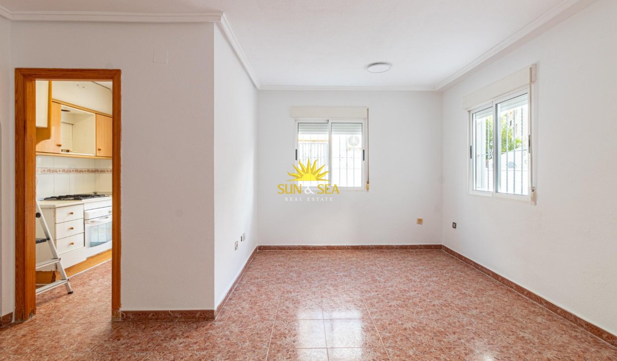 Wiederverkauf - Villa / Doppelhaushälfte - Orihuela Costa - La Florida