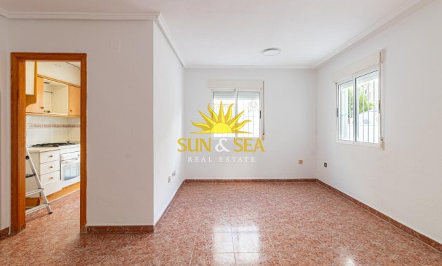 Wiederverkauf - Villa / Doppelhaushälfte - Orihuela Costa - La Florida