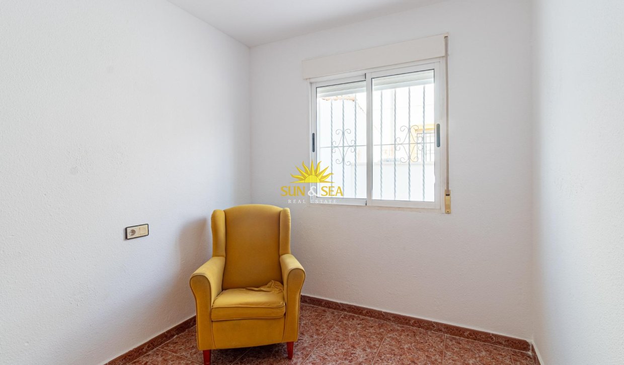 Wiederverkauf - Villa / Doppelhaushälfte - Orihuela Costa - La Florida