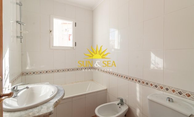 Wiederverkauf - Villa / Doppelhaushälfte - Orihuela Costa - La Florida