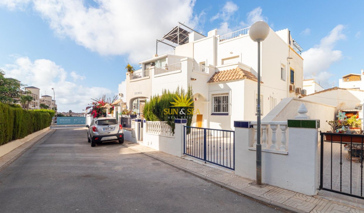 Wiederverkauf - Villa / Doppelhaushälfte - Orihuela Costa - La Florida