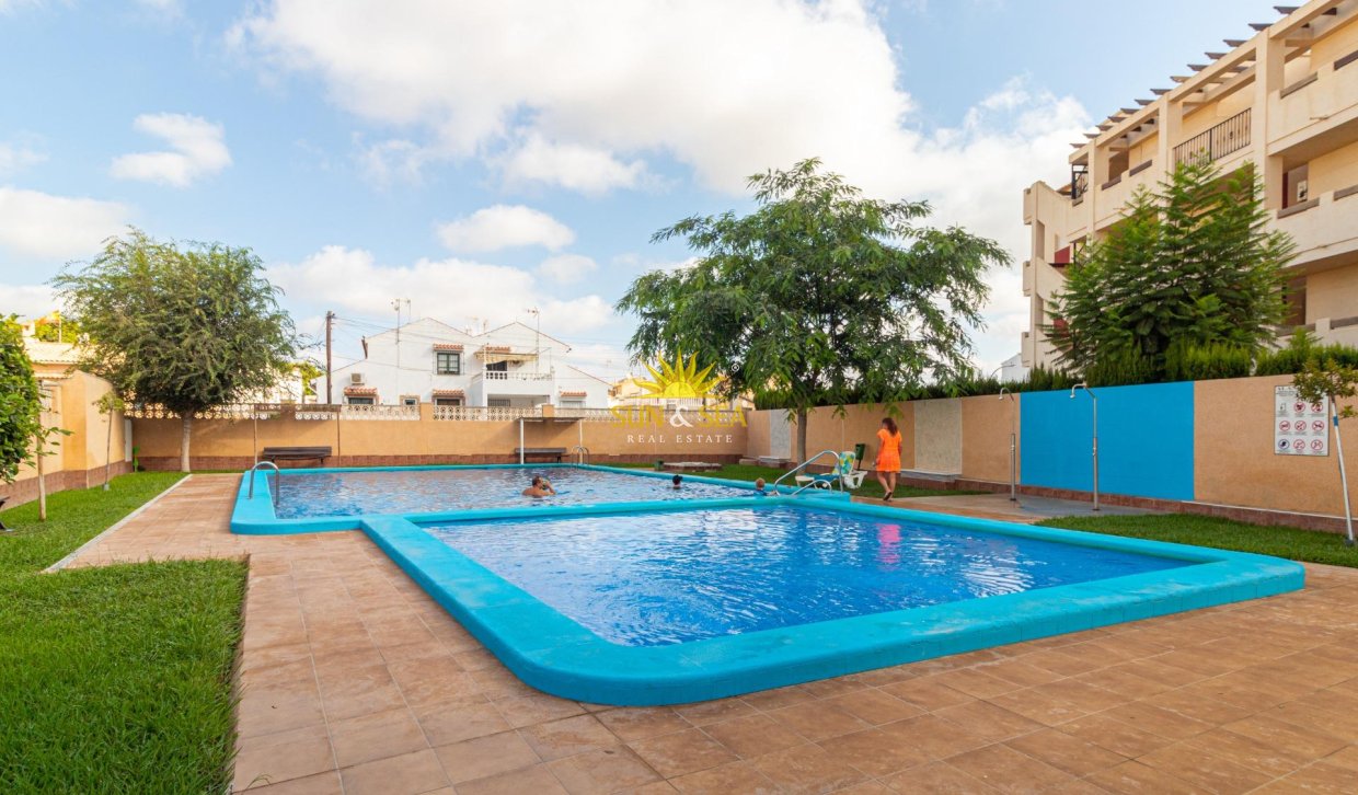 Wiederverkauf - Villa / Doppelhaushälfte - Orihuela Costa - La Florida