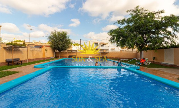 Wiederverkauf - Villa / Doppelhaushälfte - Orihuela Costa - La Florida