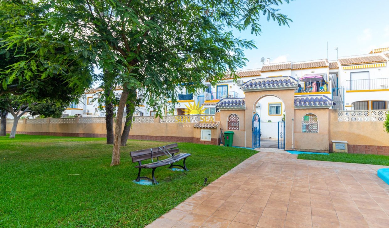 Wiederverkauf - Villa / Doppelhaushälfte - Orihuela Costa - La Florida