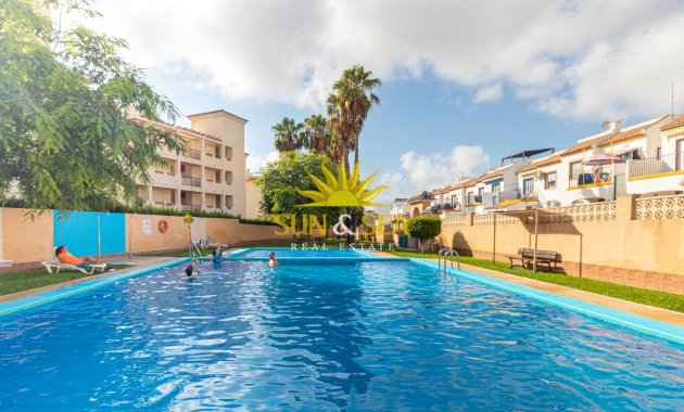 Wiederverkauf - Villa / Doppelhaushälfte - Orihuela Costa - La Florida